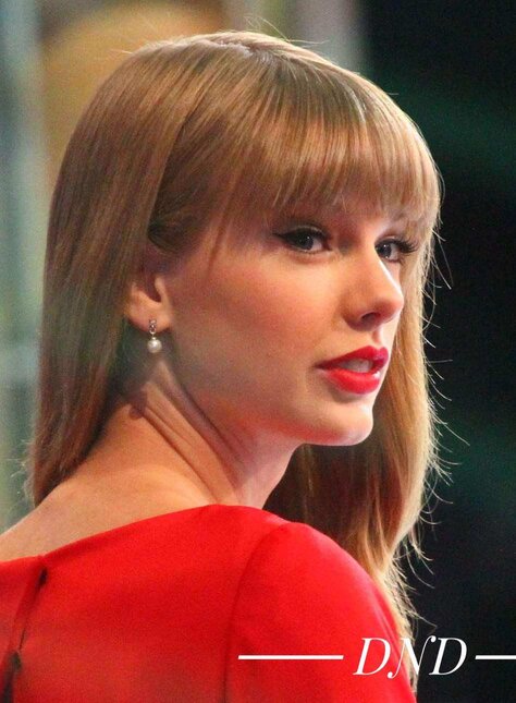 how old is taylor swift daughter