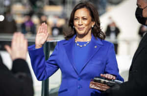 kamala harris leads donald trump in new Poll